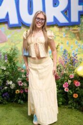 Maisie Marsh Radiates Sunshine at 'Smurfs' Gala