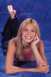 Mandy Moore Channels Bubblegum Edge at Bayfront Park, 1998