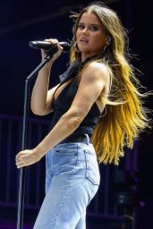 Maren Morris Delivers Rock-Chic Energy in Quebec