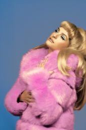 Meghan Trainor Floats in Retro Fantasy for Numéro Netherlands – July 2025