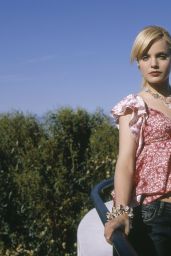 Mena Suvari Unveils Whimsical Elegance – 2004 Photoshoot Revival