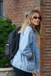Michelle Monaghan's NYC Arrival: Effortless Travel Chic