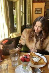 Molly Gordon Channels Vintage Glamour for i-D