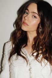Molly Gordon Embraces Classic Chic in White Tweed Ensemble