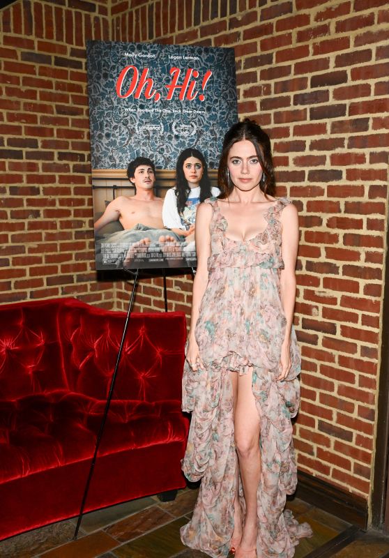 Molly Gordon Unveils Ruffled Romance at NYC ‘Oh, Hi!’ Screening – July 2025