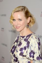 Naomi Watts Blooms at "The Impossible" Premiere in Hollywood