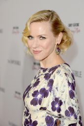 Naomi Watts Blooms at "The Impossible" Premiere in Hollywood