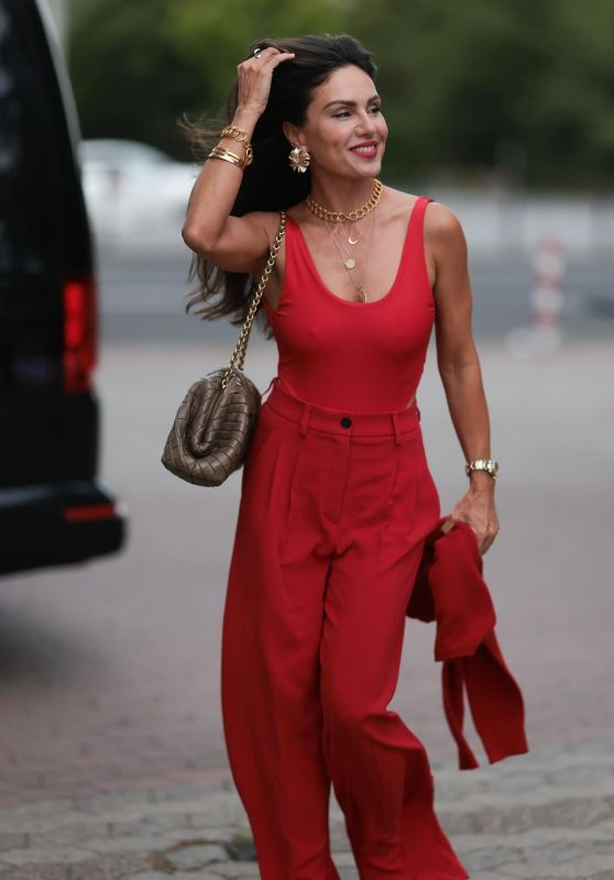 Nazan Eckes Ignites Riani Cruise with Fiery Red Nazan Eckes Ignites Riani Cruise with Fiery Red