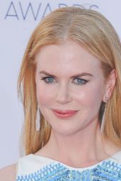 Nicole Kidman Glows in Beaded Turquoise at 64th Emmys Red Carpet