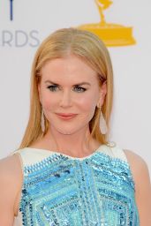 Nicole Kidman Glows in Beaded Turquoise at 64th Emmys Red Carpet