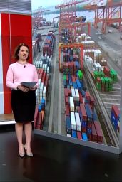 Nina Warhurst Balances Brightness and Authority on BBC News at One