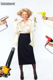 Pamela Anderson Channels Retro Glamour for Entertainment Weekly