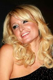 Paris Hilton Vanity Nightclub Launch Look