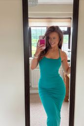 Phoebe Ginger Unveils Vibrant Summer Style