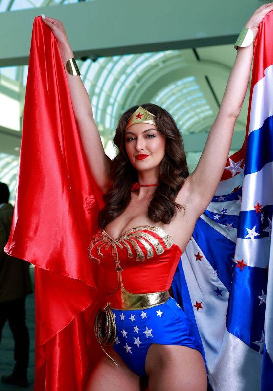 Rachel Pizzolato Embodies Wonder Woman at Comic-Con