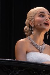 Rachel Zegler Debuts Whiplash Chic in ‘Evita’ at London Palladium