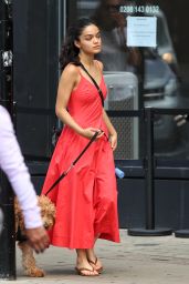 Rachel Zegler Embraces Urban Ease on London Dog Walk – July 2025