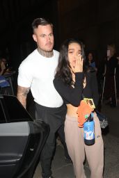 Rachel Zegler Steps Out in Casual Comfort After London Palladium Show