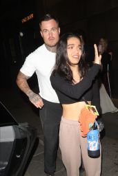 Rachel Zegler Steps Out in Casual Comfort After London Palladium Show