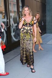 Rebecca Romijn channels boho polish in NYC street moment 2025