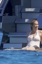 Reese Witherspoon: St. Tropez Swimside Serenity