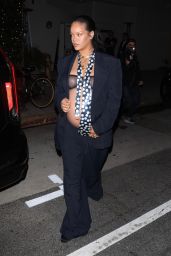 Rihanna Debuts Bold Maternity Look in Santa Monica