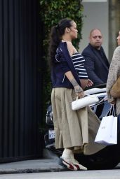 Rihanna Flaunts Bump, Unveils Sporty Street Style