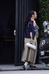 Rihanna Flaunts Bump, Unveils Sporty Street Style