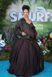 Rihanna’s Rebel Smurf Style: Premiere’s Unexpected Edge