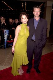 Robin Tunney Debuts Striking Chartreuse at "Vertical Limit" Premiere