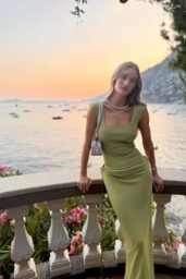 Rosie Huntington-Whiteley: Amalfi Coast Siren in Positano