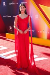 Sara Sampaio Ignites "Superman" Premiere in Fiery Red