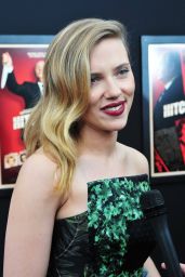 Scarlett Johansson Attends Hitchcock Premiere in Botanical Noir – NYC