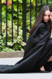 Sofia Carson - Unveils Urban Drama in Madison Square Park