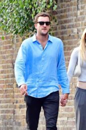Sophie Turner & Peregrine Pearson's Notting Hill PDA Stroll