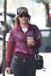 Suki Waterhouse’s Retro-Futurist Swagger in NYC Streetwear, July 2025