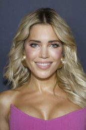 Sylvie Meis Charms Hamburg in Fuchsia for Harry Potter Gala