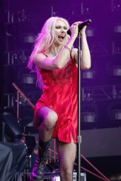 Taylor Momsen’s Crimson Rebellion Opens AC/DC’s Berlin Blowout