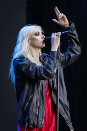 Taylor Momsen’s Crimson Rebellion Opens AC/DC’s Berlin Blowout
