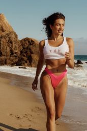Taylor Nunez Unveils Sizzling Summer Photoshoot