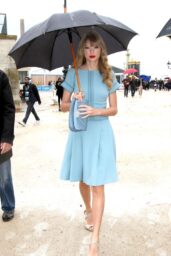 Taylor Swift Attends Elie Saab’s Paris Catwalk in Whiplash Chic – Oct 3, 2012