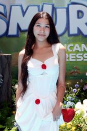 Txunamy Ortiz Blooms at "Smurfs" L A Premiere