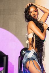Tyla Performs at Slottsfjell Festival in Tønsberg – Denim Amapiano, July 2025