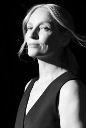 Uma Thurman & Charlize Theron Unveil Striking New York Times Feature