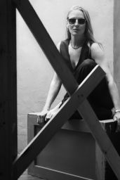 Uma Thurman Flaunts Fierce Edge for Flaunt Magazine