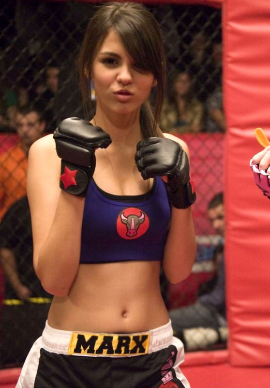 Victoria Justice on Set, 