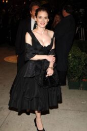 Winona Ryder’s Gothic Glamour at the 2006 Vanity Fair Oscar Party