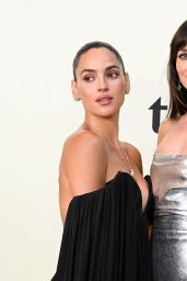 Adria Arjona Unveils Theatrical Loewe Masterpiece in Los Angeles