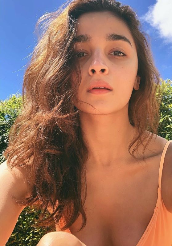 Alia Bhatt Debuts Sunlit Peach Look in Summer 2025 Selfie