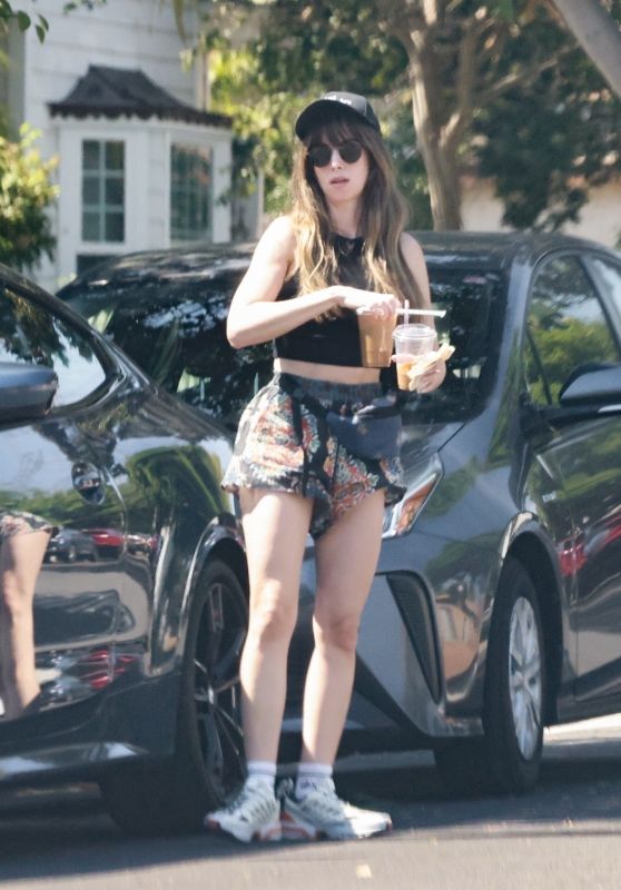 Alison Brie - Friend Visit in Los Angeles August 2025